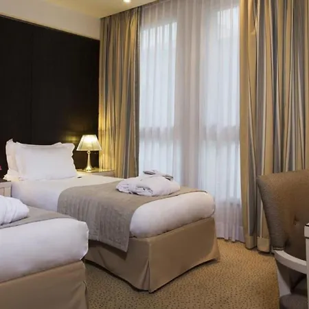 Le Pera Hotel Paris