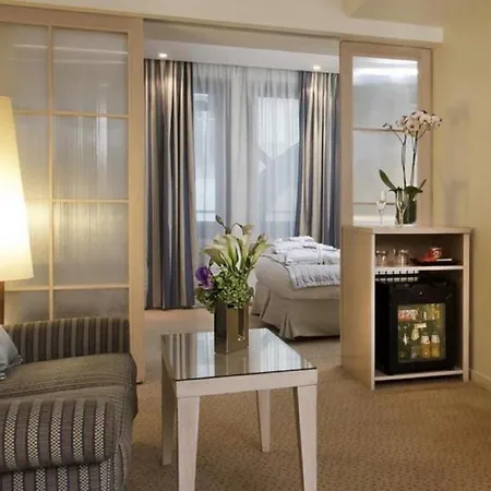 Le Pera 4* Paris