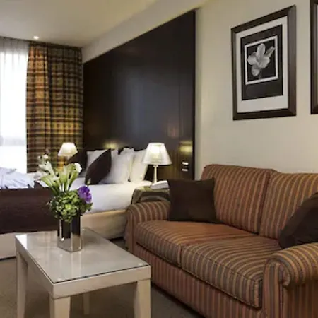 Hotel Le Pera Paris