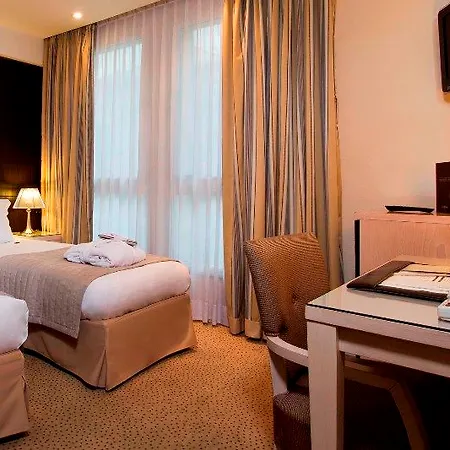 Le Pera Hotel