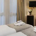 Le Pera 4* פריז