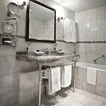 Le Pera 4* פריז