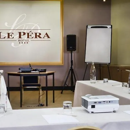 Le Pera Hotell 4*